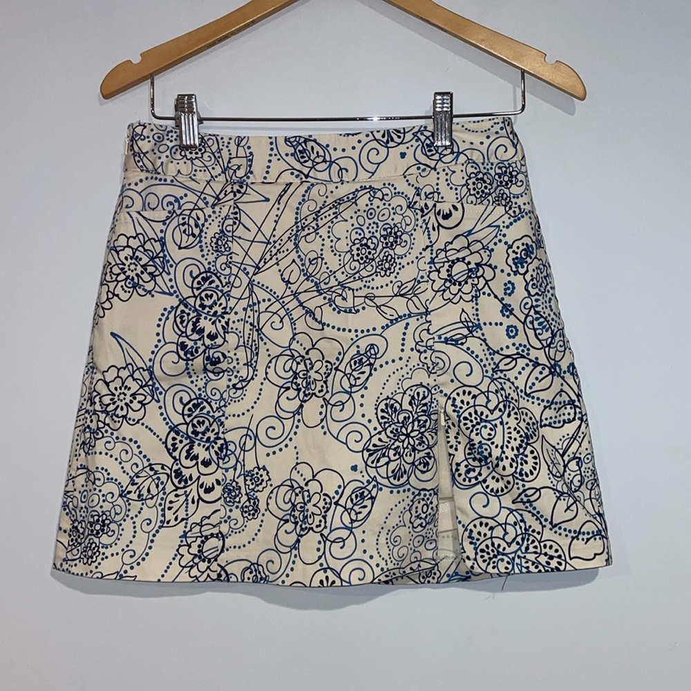 Lady Hagen Sz 4 white with blue floral skirt skorts